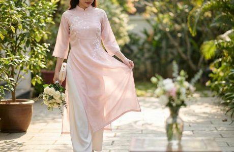 Áo dài 2 tà: Cách chọn dáng, chất liệu tôn vóc dáng